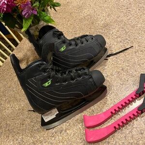 Canadian X-Lite Ice Skates JR7  Junior Size 7 Hockey Skates